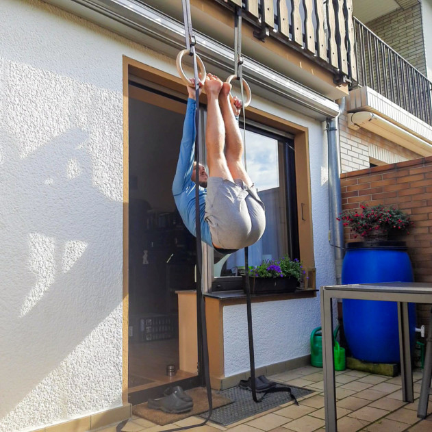 This is the image of my post:"hanging leg raises - how to perform this calisthenics exercise."